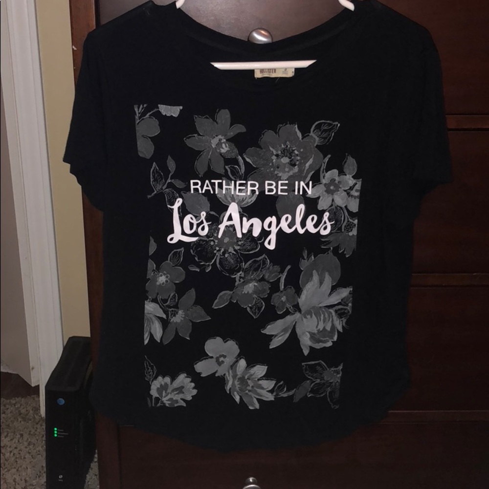 flowy hollister t shirt